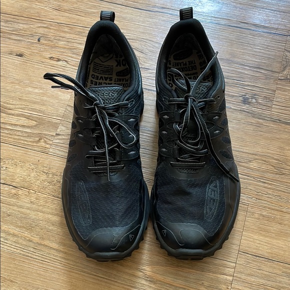 Keen Black Athletic Shoes with Durable Design - Picture 1 of 6